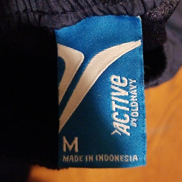 Old Navy Active Pants w/pockets - Picture 2 of 3